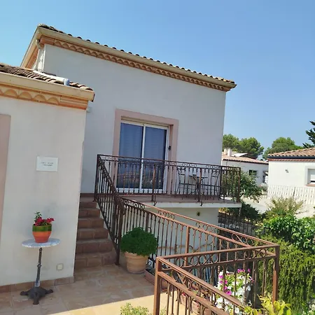 Guest-house De L'amandier - Vue Cite Medievale * Roullens