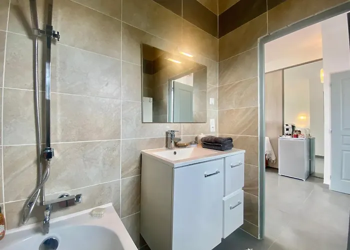 Guest-house De L'amandier - Vue Cite Medievale Δωμάτια σε οικογενειακή κατοικία *