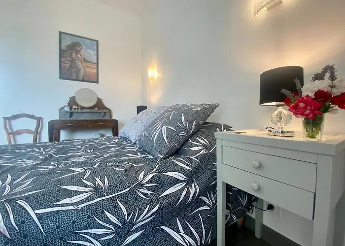 Δωμάτια σε οικογενειακή κατοικία Guest-house De L'amandier - Vue Cite Medievale Roullens